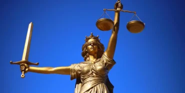 Temida – symbol rozprawy karnej i wymiaru sprawiedliwości